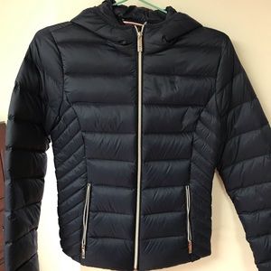 Tommy Hilfiger Women’s Navy Packable Down Jacket